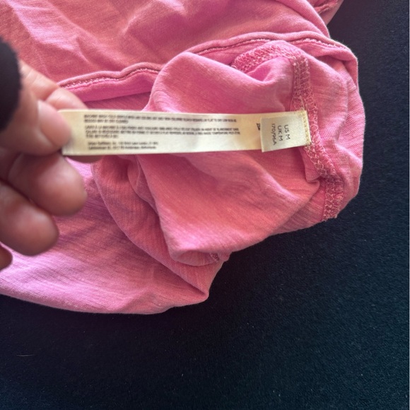 FUN FLATTERING & UNIQUE tee combo🖤🩷 zoom in for all the design details🩷🖤 - Picture 16 of 16